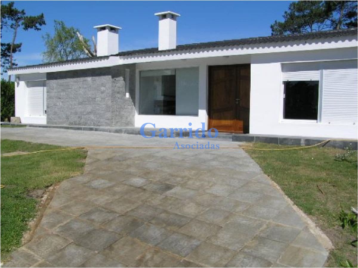 Alquilo anual hermoso chalet , jardines de Córdoba