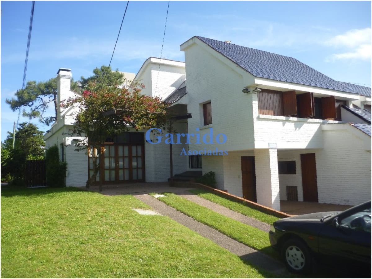 Alquilo Casa a 150 mtrs del mar de la brava
