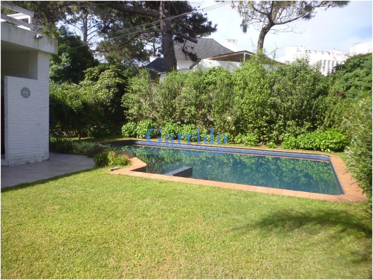 Alquilo Casa a 150 mtrs del mar de la brava