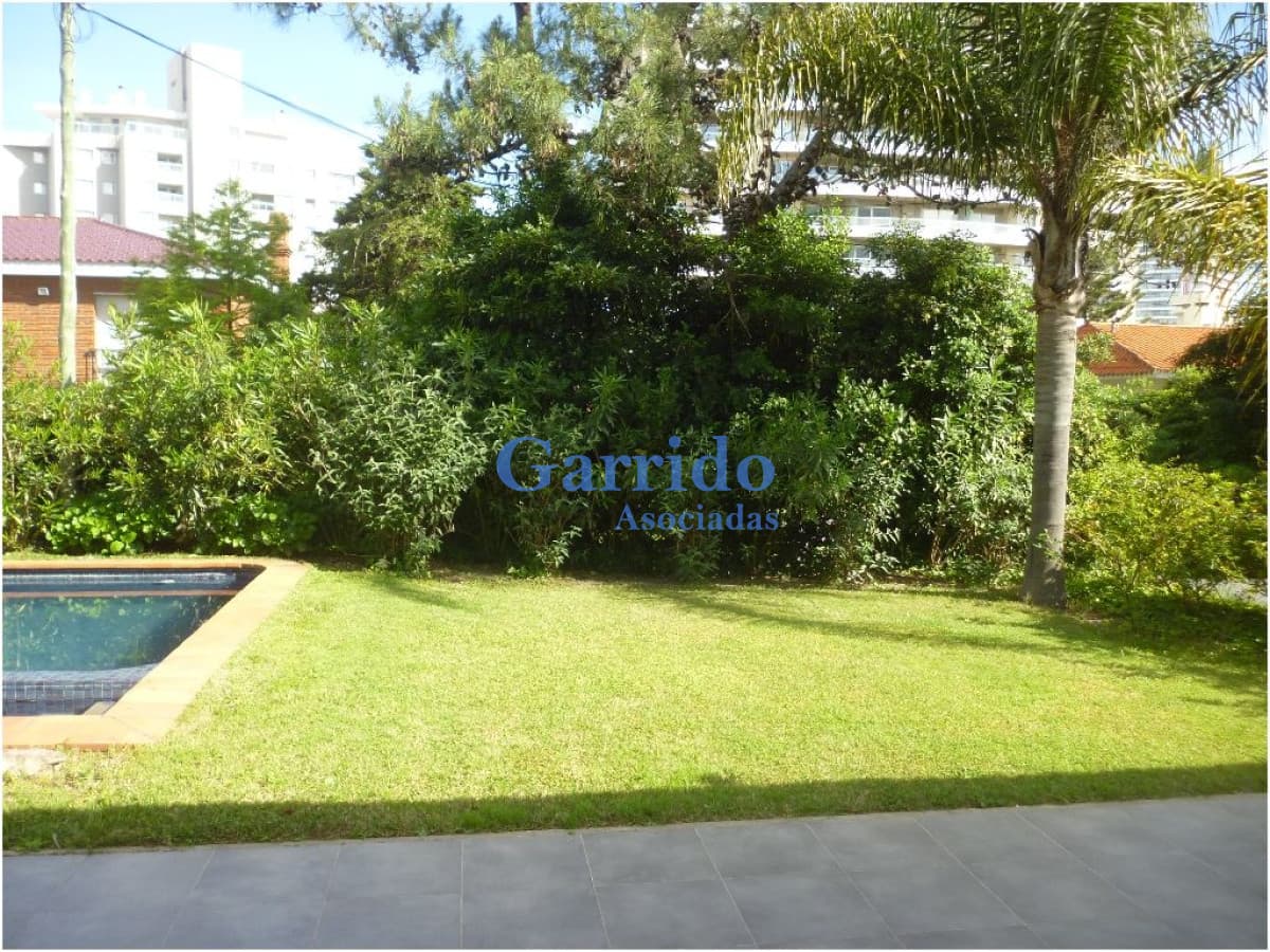 Alquilo Casa a 150 mtrs del mar de la brava