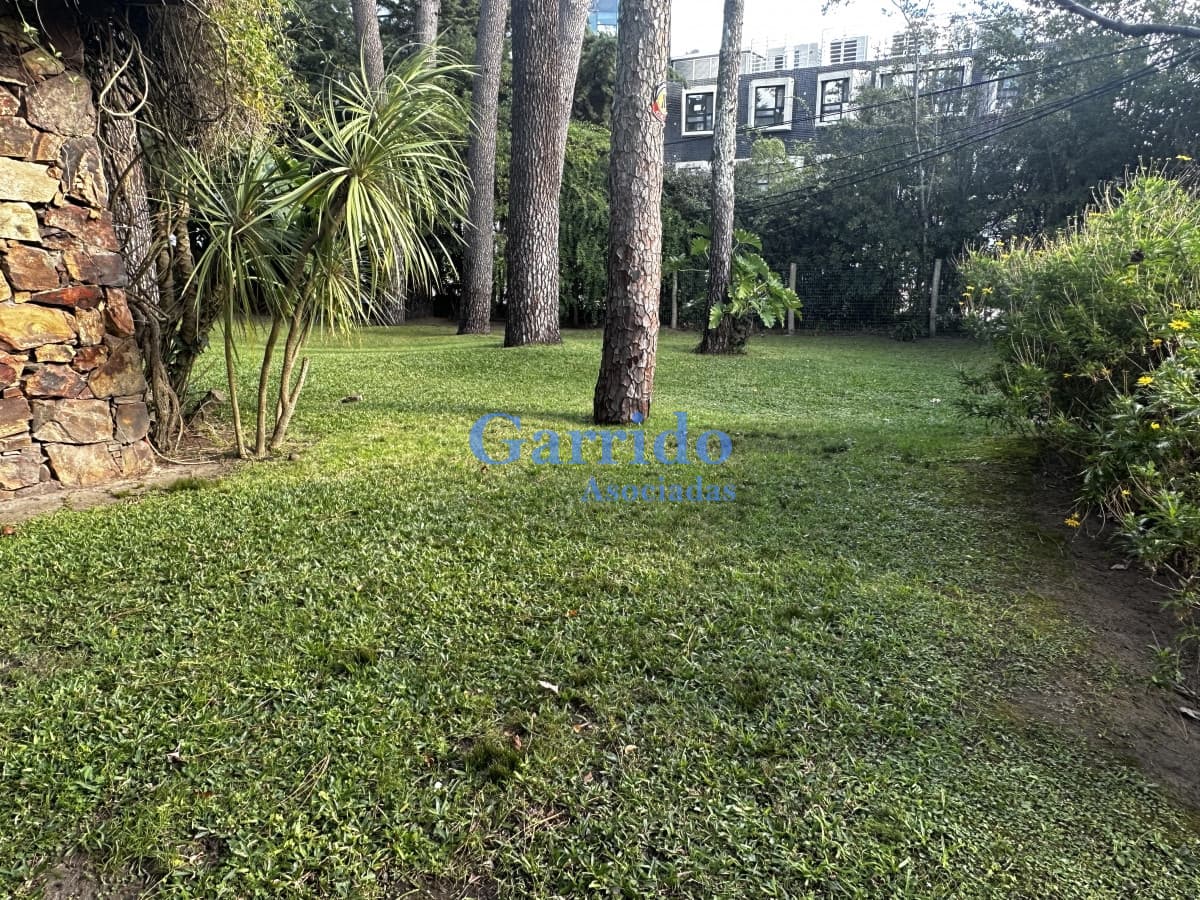 VENDO casa anual