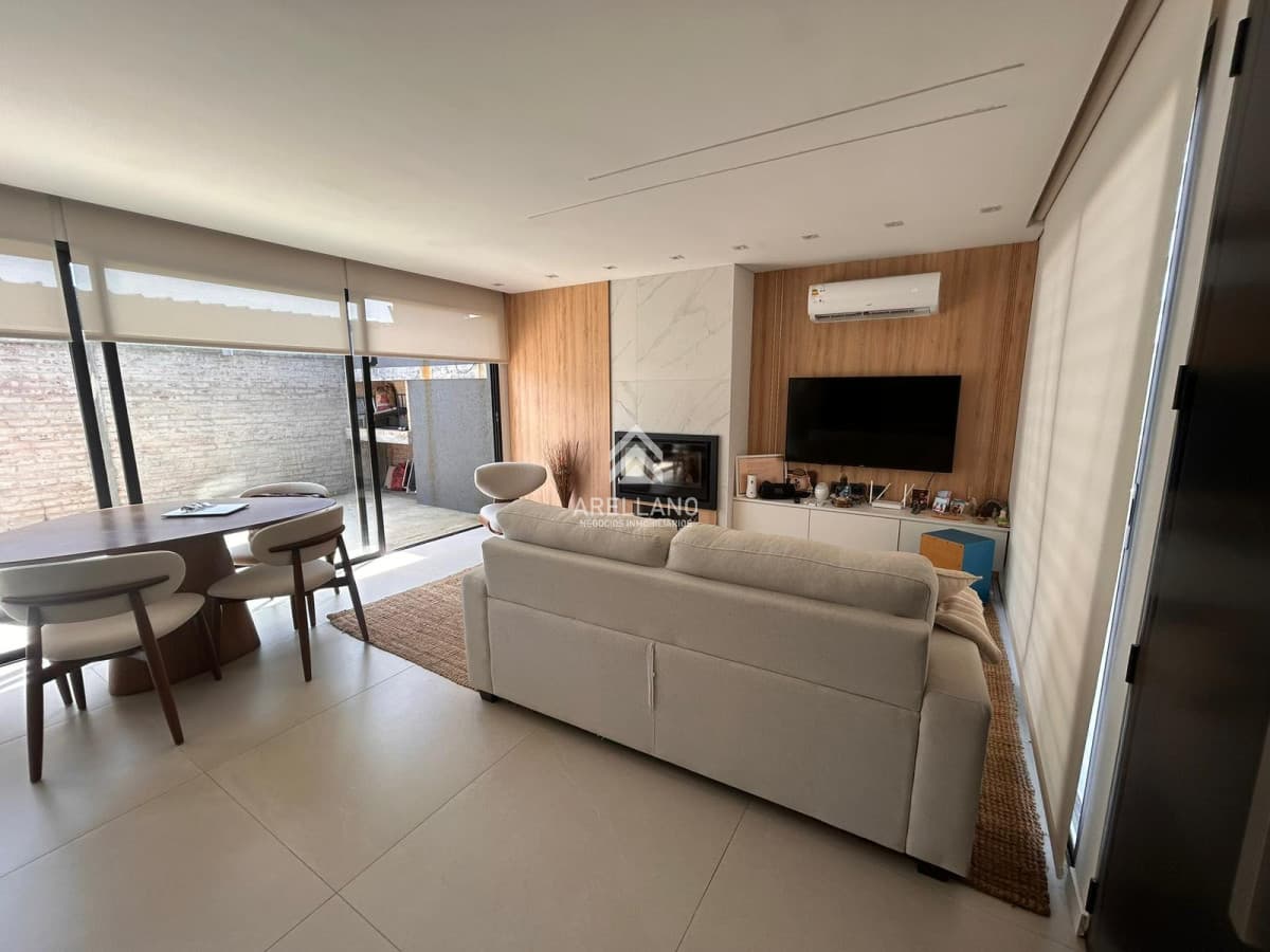 Casa ID.6458 - Venta Casa 2 Dormitorios Moderna con Parrillero a Estrenar