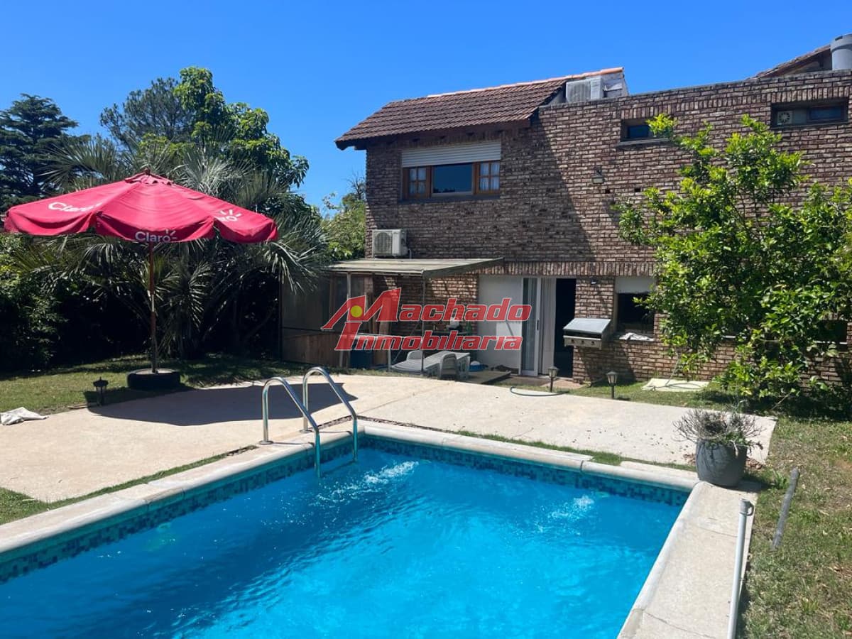 PUNTA DEL ESTE, CANTEGRIL CASA EN VENTA 2 DORMITORIOS Y MEDIO ,PISCINA CLIMATIZADA