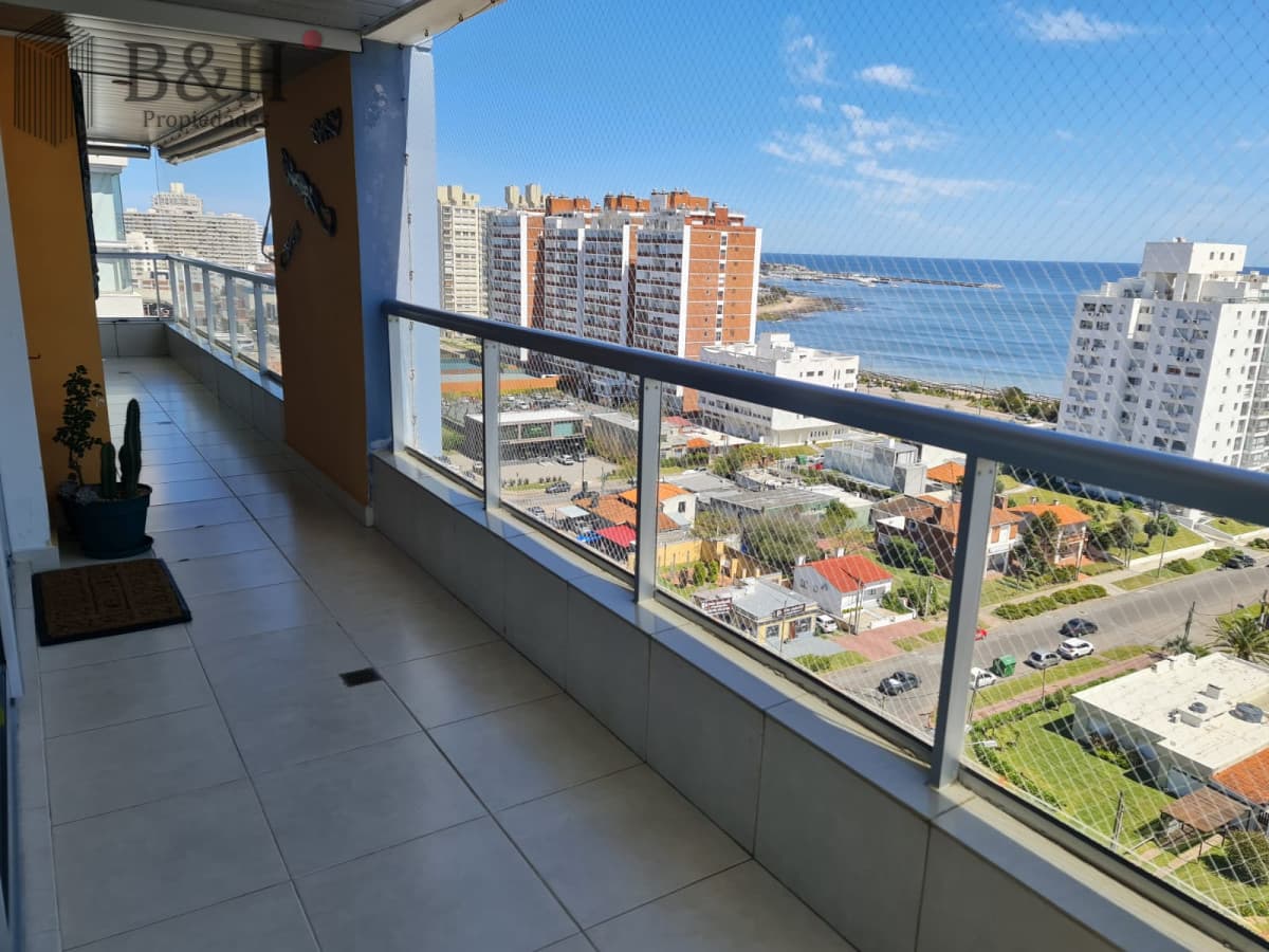 PUNTA DEL ESTE MANSA APTO 3 SUITES BALCON CON PARRILLERO EXCELENTE VISTA Y AMENITIES!