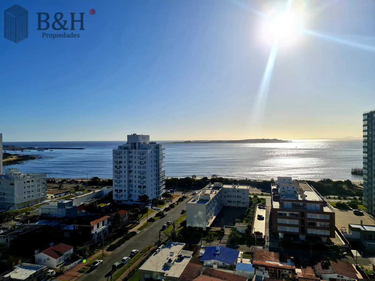 PUNTA DEL ESTE MANSA APTO 3 SUITES BALCON CON PARRILLERO EXCELENTE VISTA Y AMENITIES!