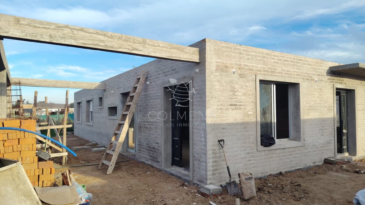 Precio en pozo. Casa construcción tradicional en Maldonado.