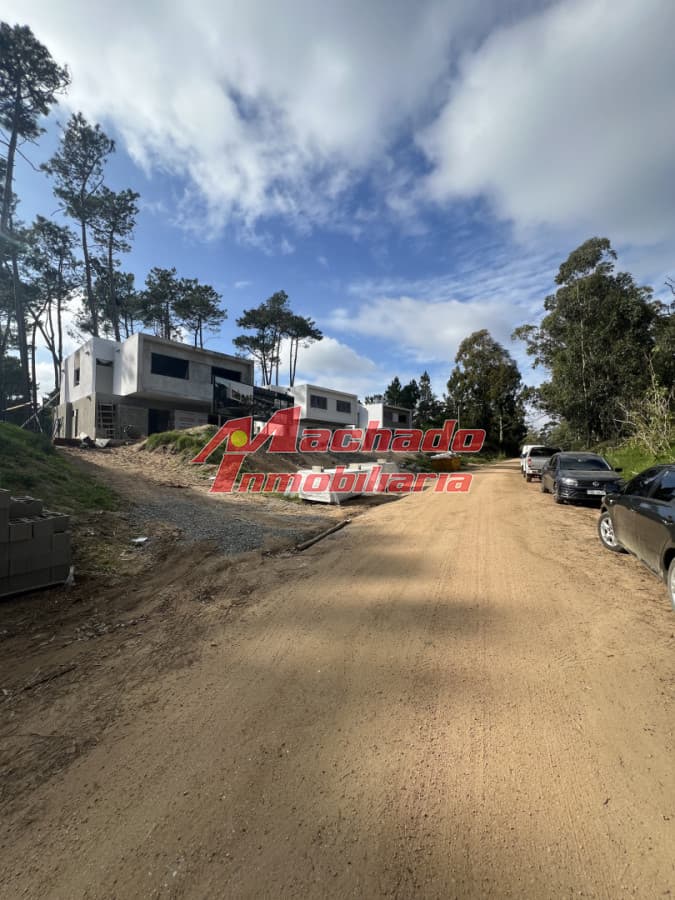 Casa a estrenar en Pinares. Punta del Este