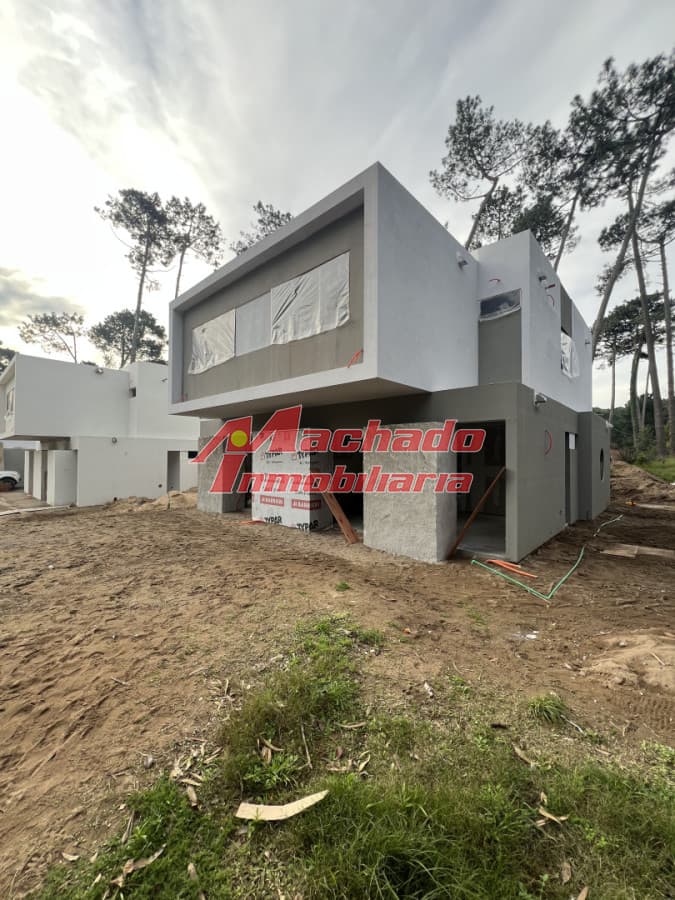 Desarrollo de casas en Pinares