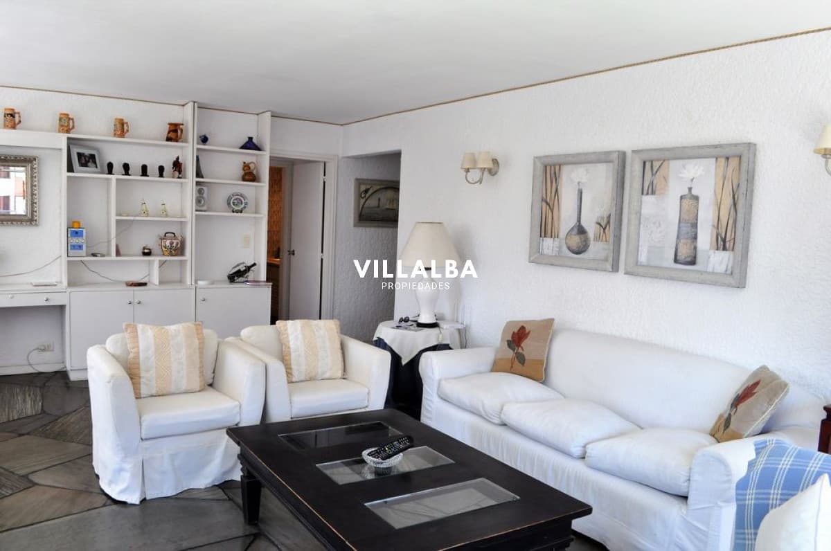 APARTAMENTO EN EDIFICIO RECLADA