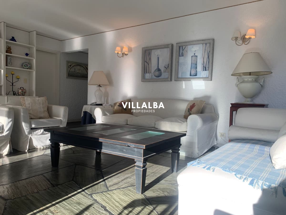 APARTAMENTO EN EDIFICIO RECLADA