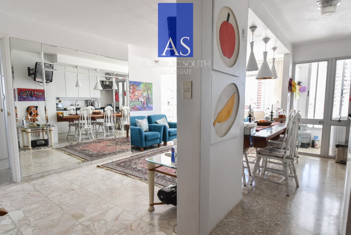Apartamento en venta de 2 dormitorios + 2 baños . Reciclado con garage