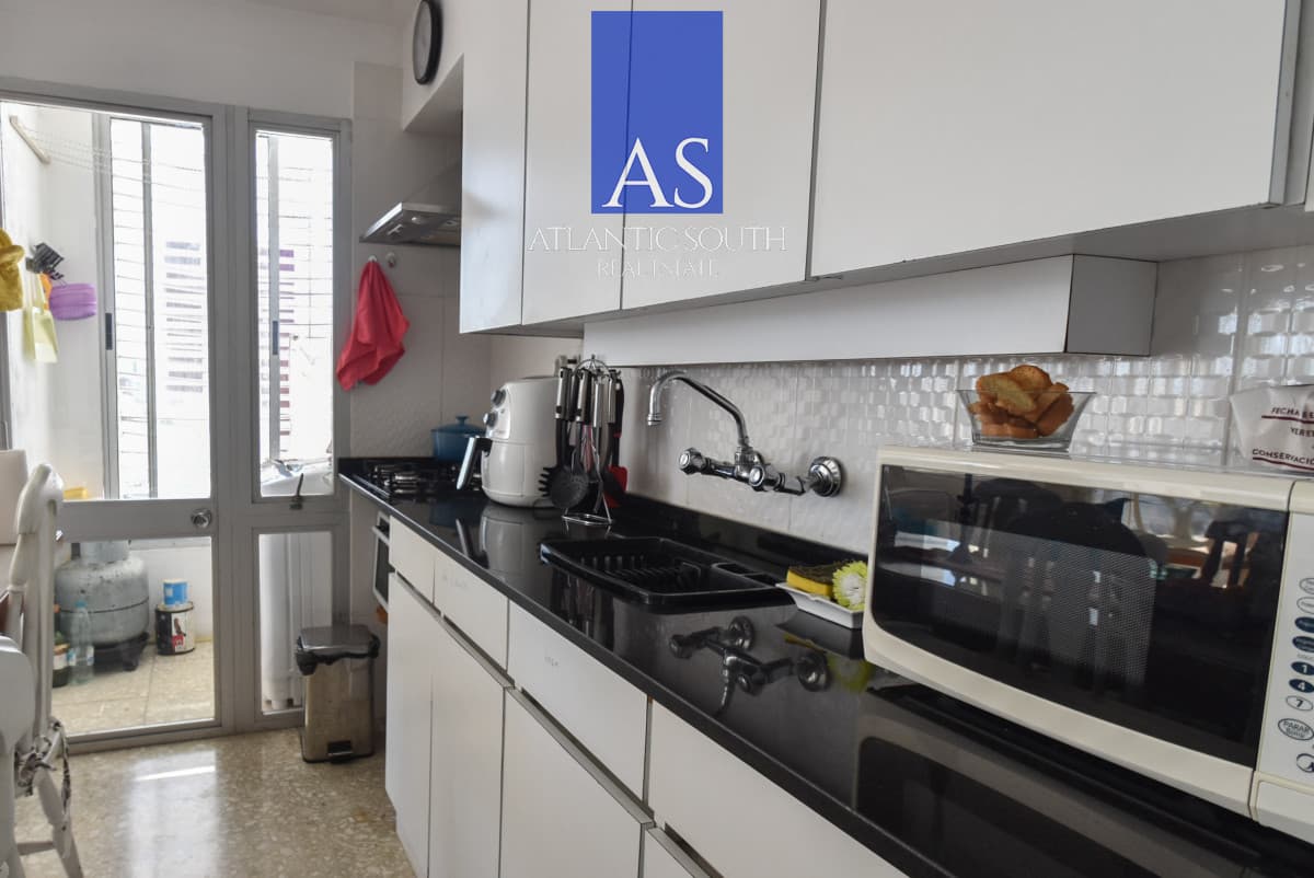 Apartamento en venta de 2 dormitorios + 2 baños . Reciclado con garage