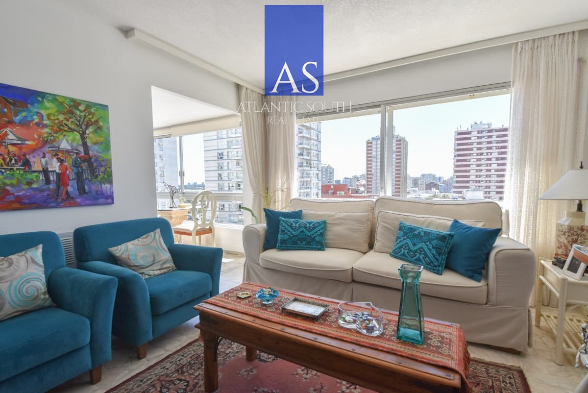 Apartamento en venta de 2 dormitorios + 2 baños . Reciclado con garage