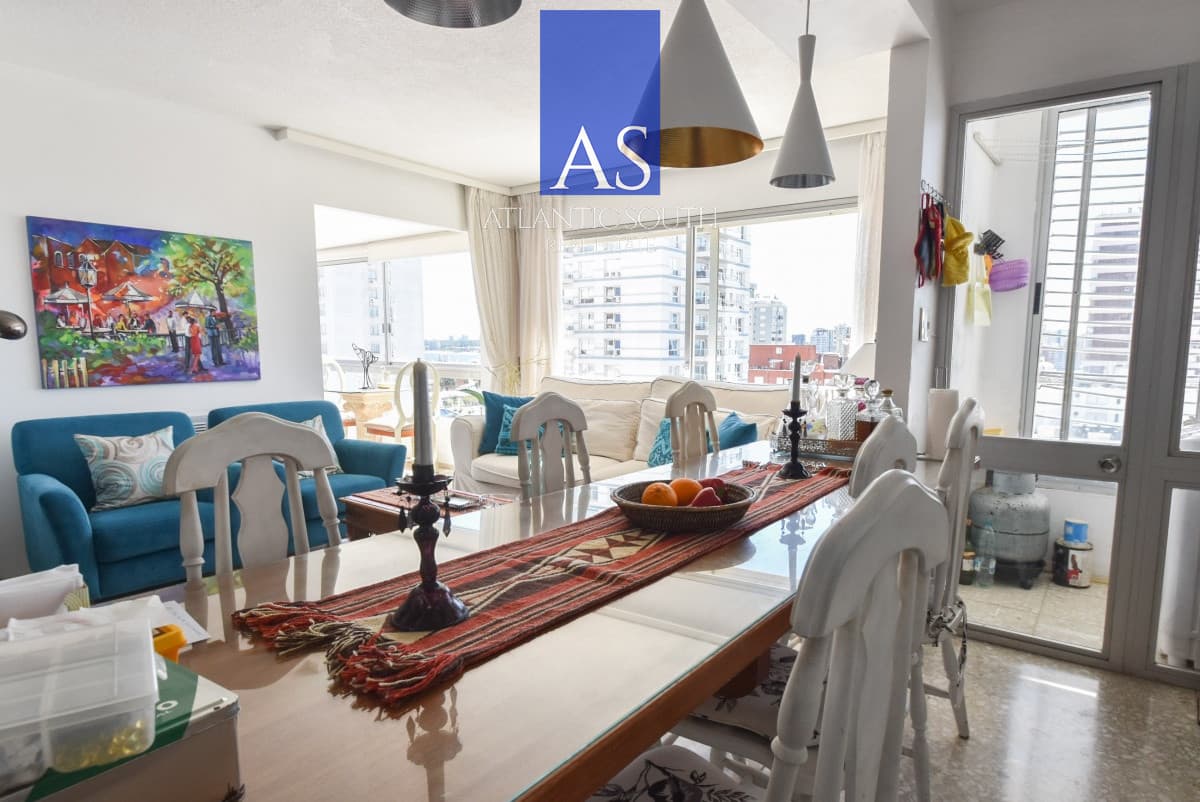 Apartamento en venta de 2 dormitorios + 2 baños . Reciclado con garage