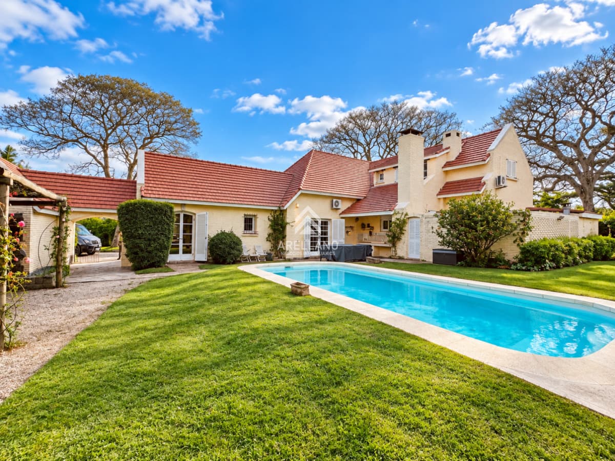 Casa ID.6967 - Casa en venta playa mansa Punta del Este