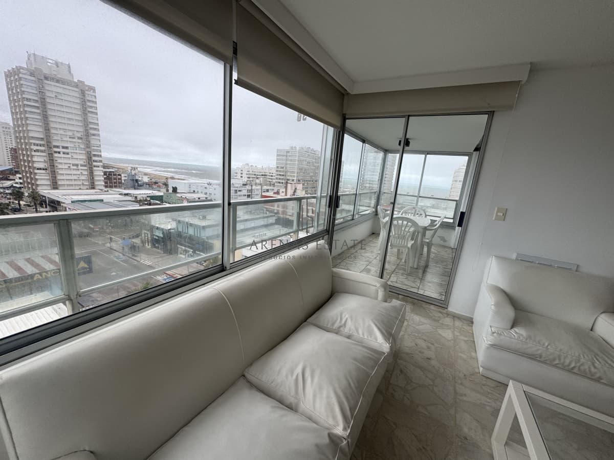 Apartamento ID.3926 - Apartamento de 2 dormitorios más dependencia  en venta en Punta del Este