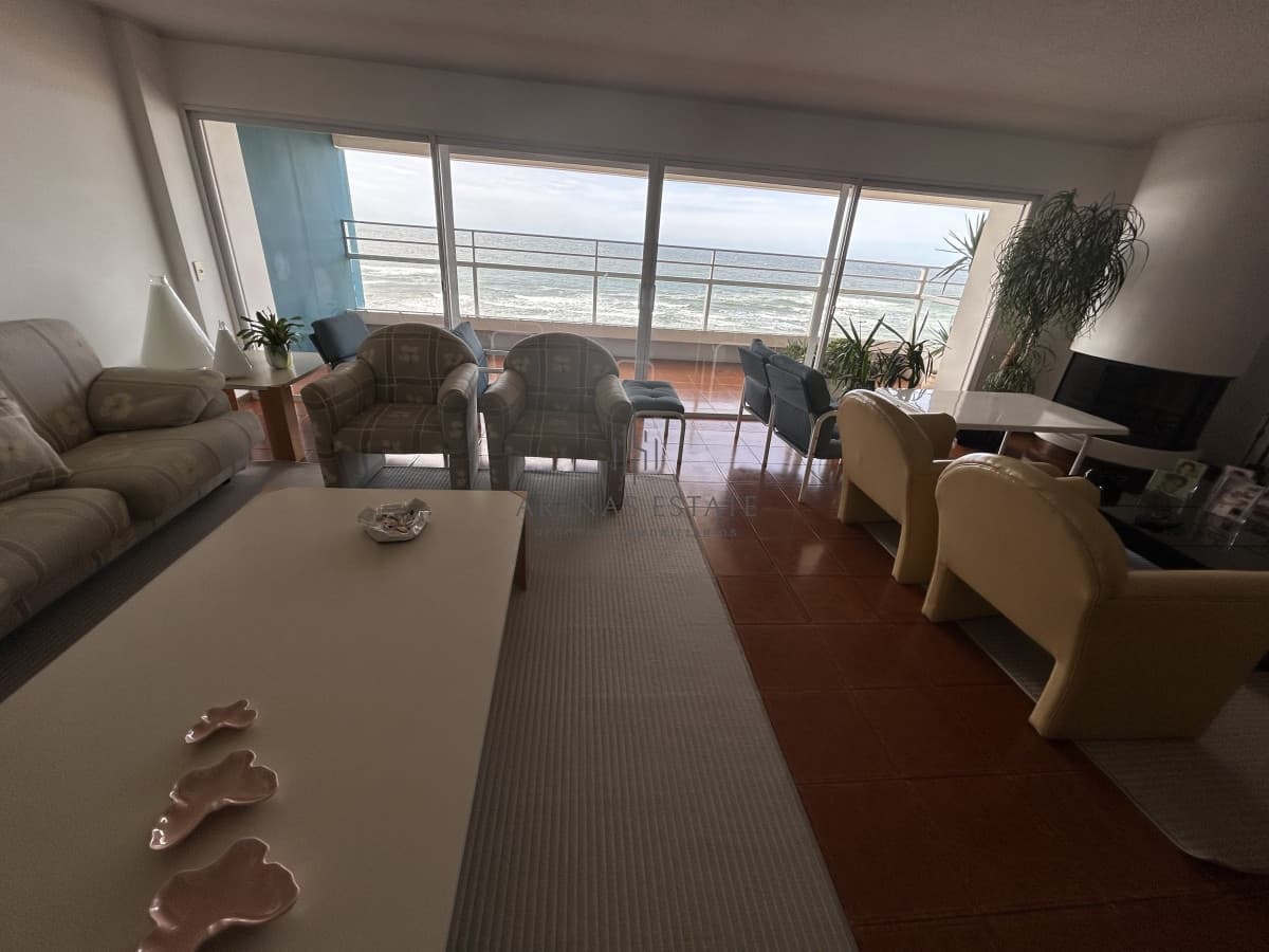 Apartamento ID.1731 - Apartamento de 3 dormitorios . primera linea Punta del Este