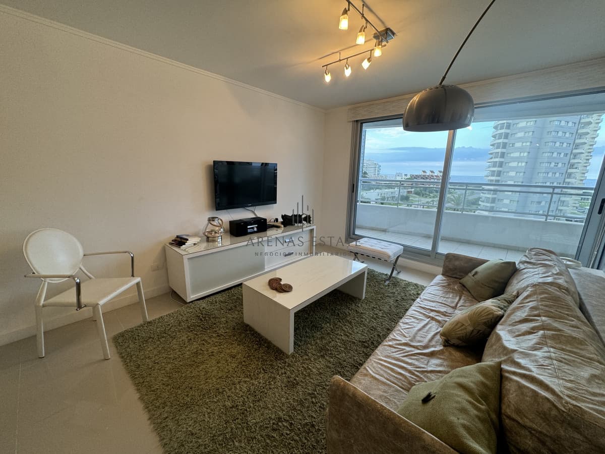 Apartamento ID.3592 - Apartamento  de 3 dormitorios en venta en Punta del Este