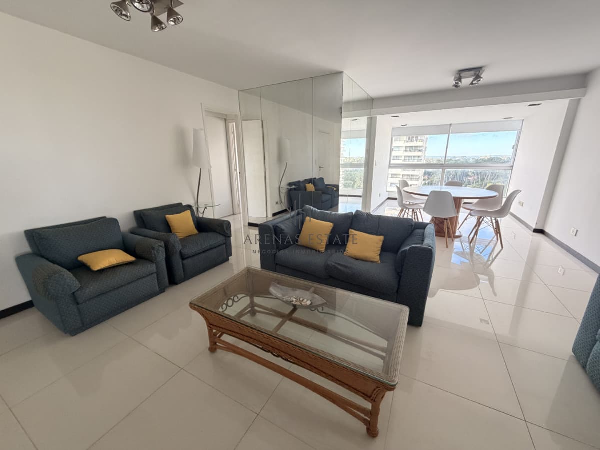 Apartamento ID.260 - Oportunidad en Roosevelt, apartamento de 3 dormitorios , reciclado
