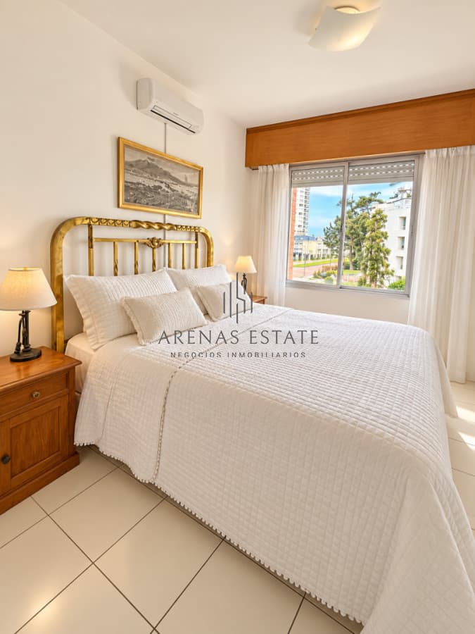 Apartamento ID.4831 - Apartamento de dos dormitorios en venta en Zona Mansa ,Punta del Este