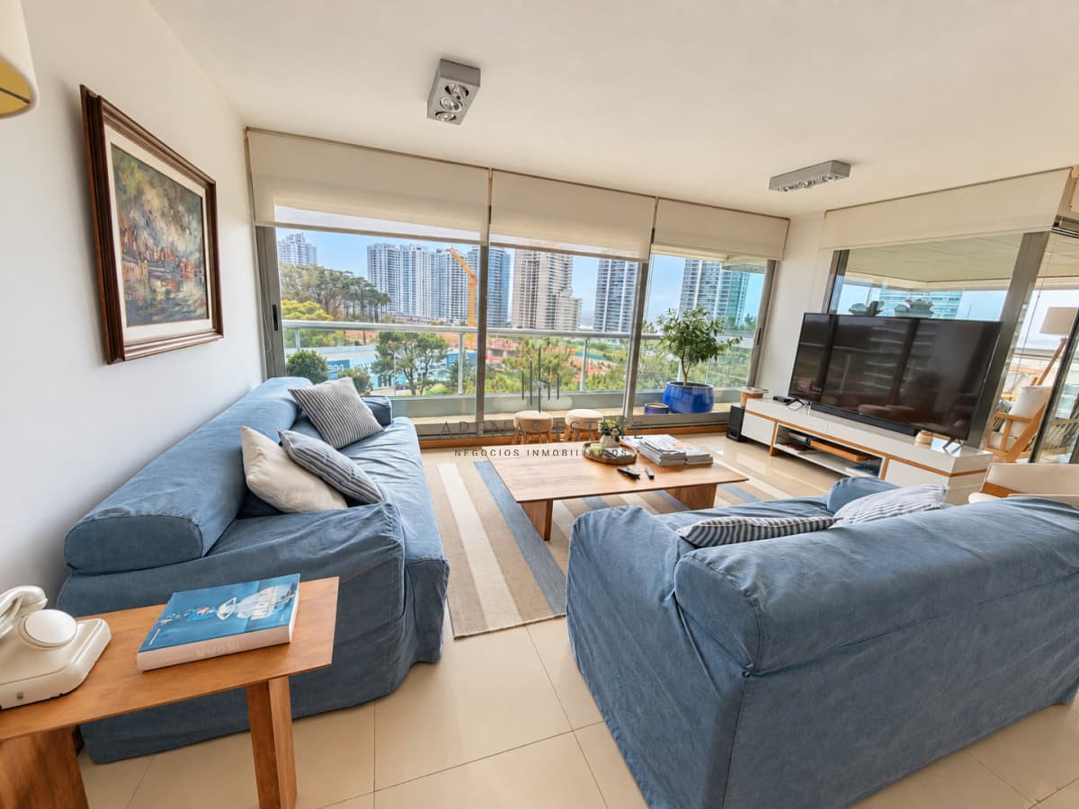 Apartamento ID.4843 - Apartamento de 3 dormitorios en venta en Punta del Este
