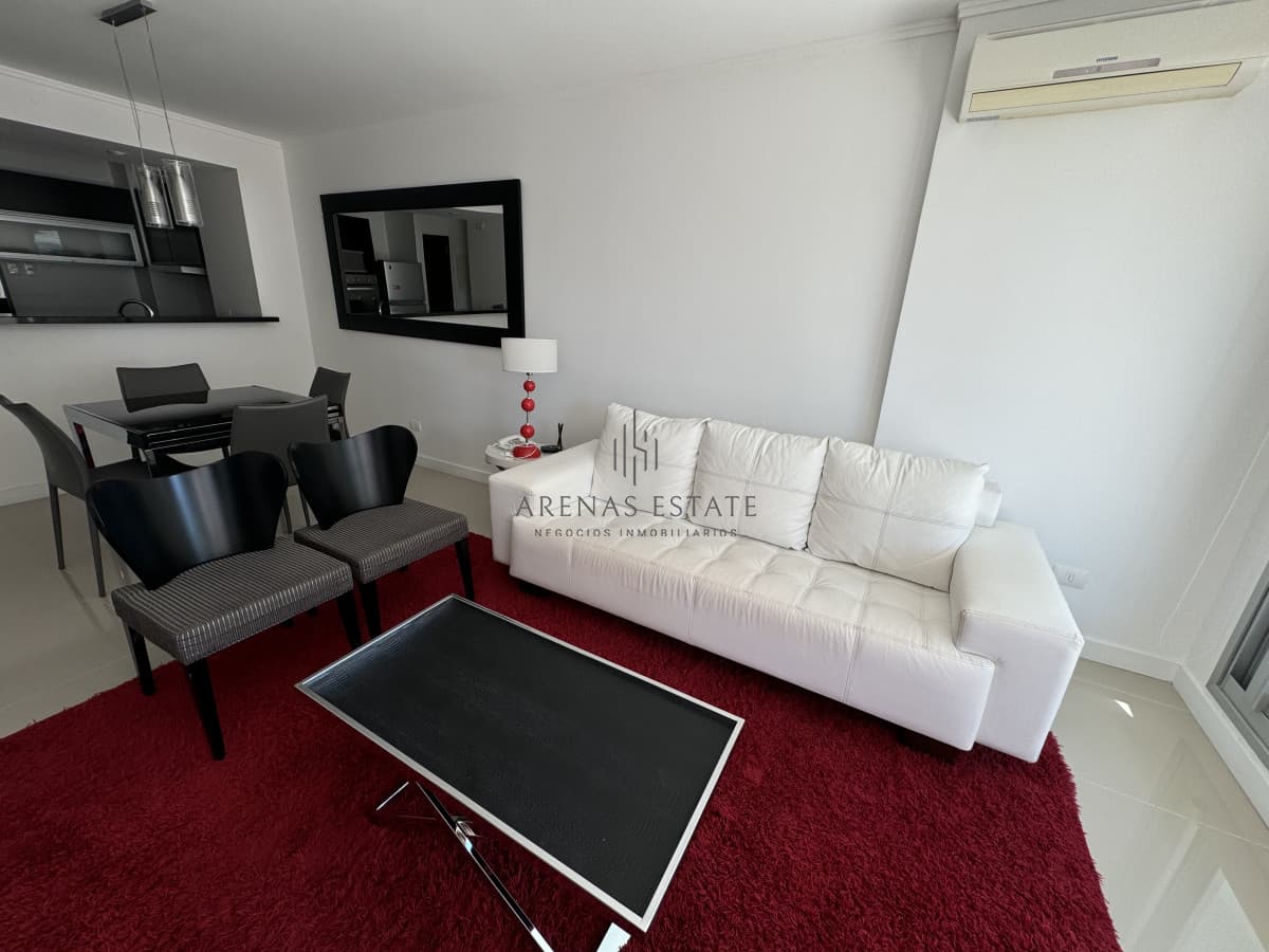 Apartamento ID.3243 - Apartamento de 2 dormitorios en venta en Punta del Este