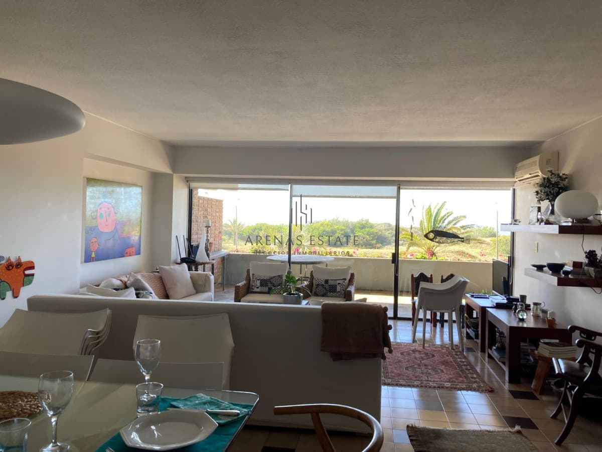 Apartamento ID.2023 - Apartamento en venta de 3 dormitorios en  Punta del Este, zona Brava