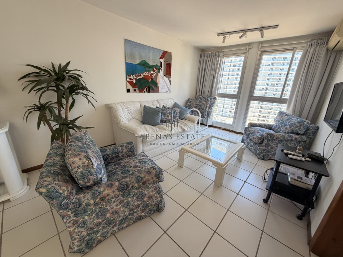Apartamento ID.4155 - Penthouse en venta en Punta del Este