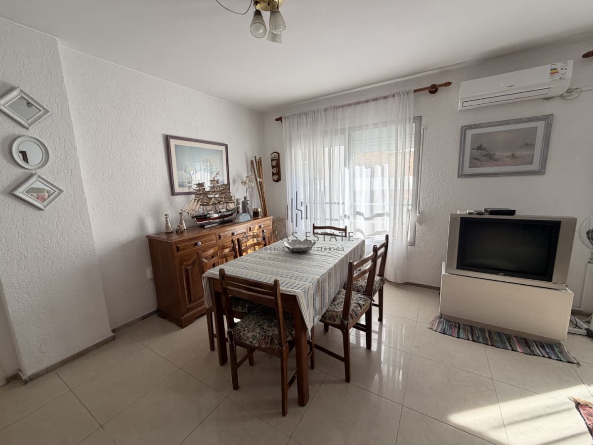 Apartamento ID.4242 - Apartamento de 3 dormitorios mas dependencia en venta en Punta del Este