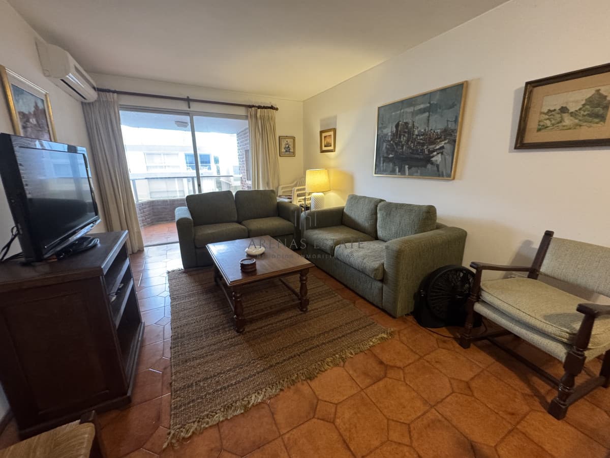Apartamento ID.3767 - Apartamento en venta de 3 dormitorios en primera linea de playa mansa