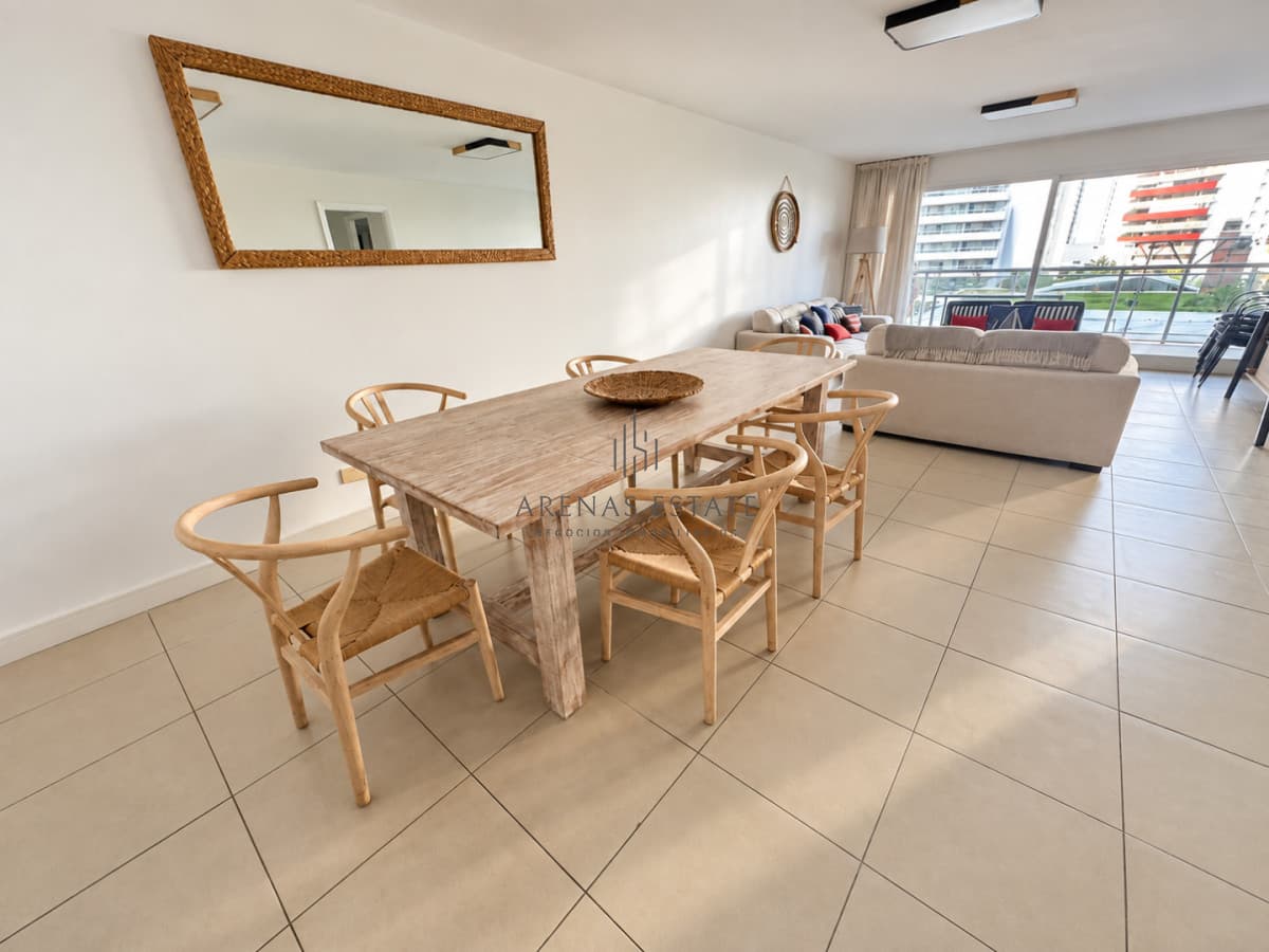Apartamento ID.4089 - Apartamento de 3 dormitorios en venta en Punta del Este