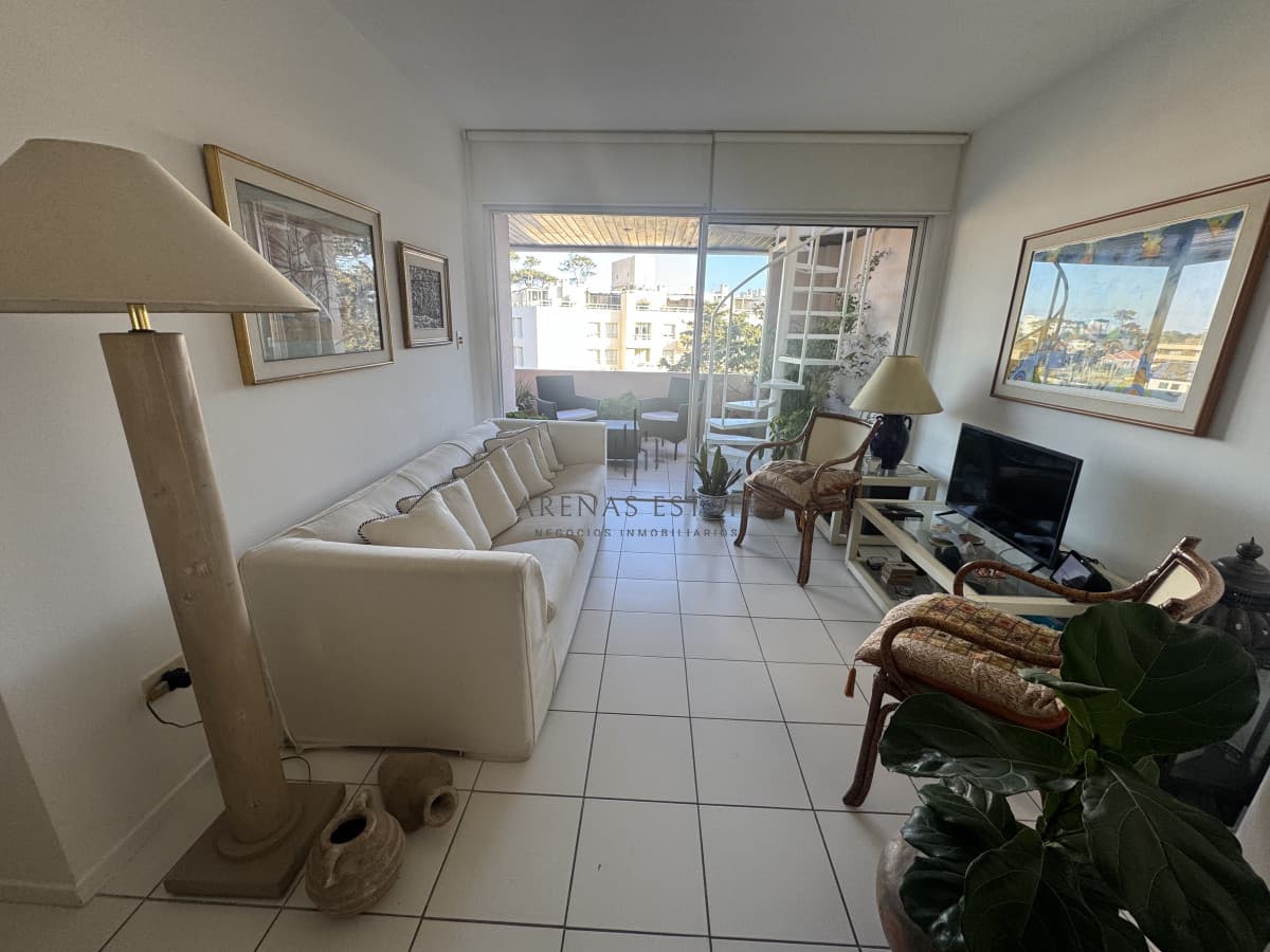 Apartamento ID.3918 - Apartamento de 3 dormitorios en playa Mansa . Penthouse con terraza exclusiva