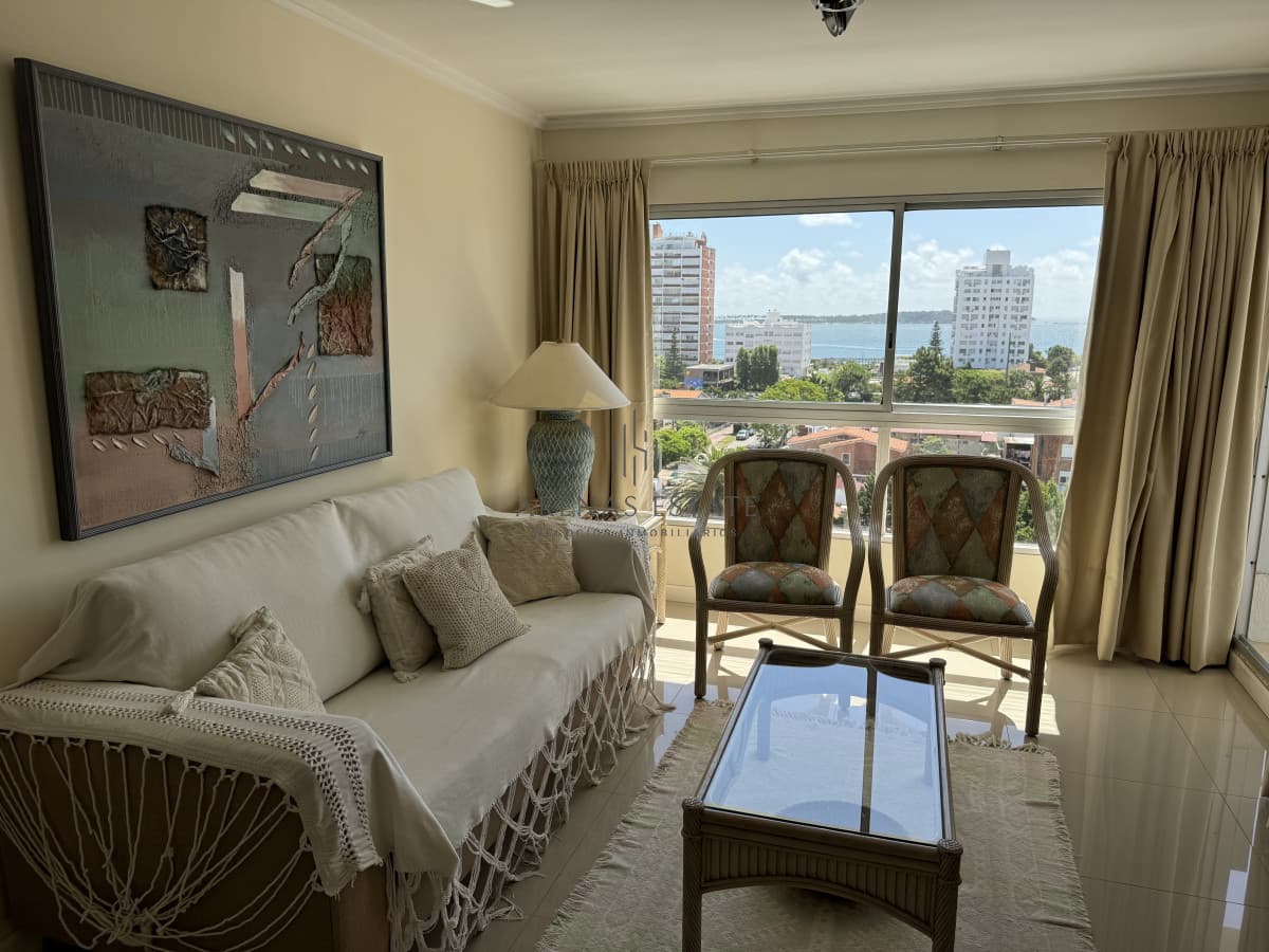 Apartamento ID.2343 - Apartamento en venta de 3 dormitorios en Aidy Grill , Punta del Este