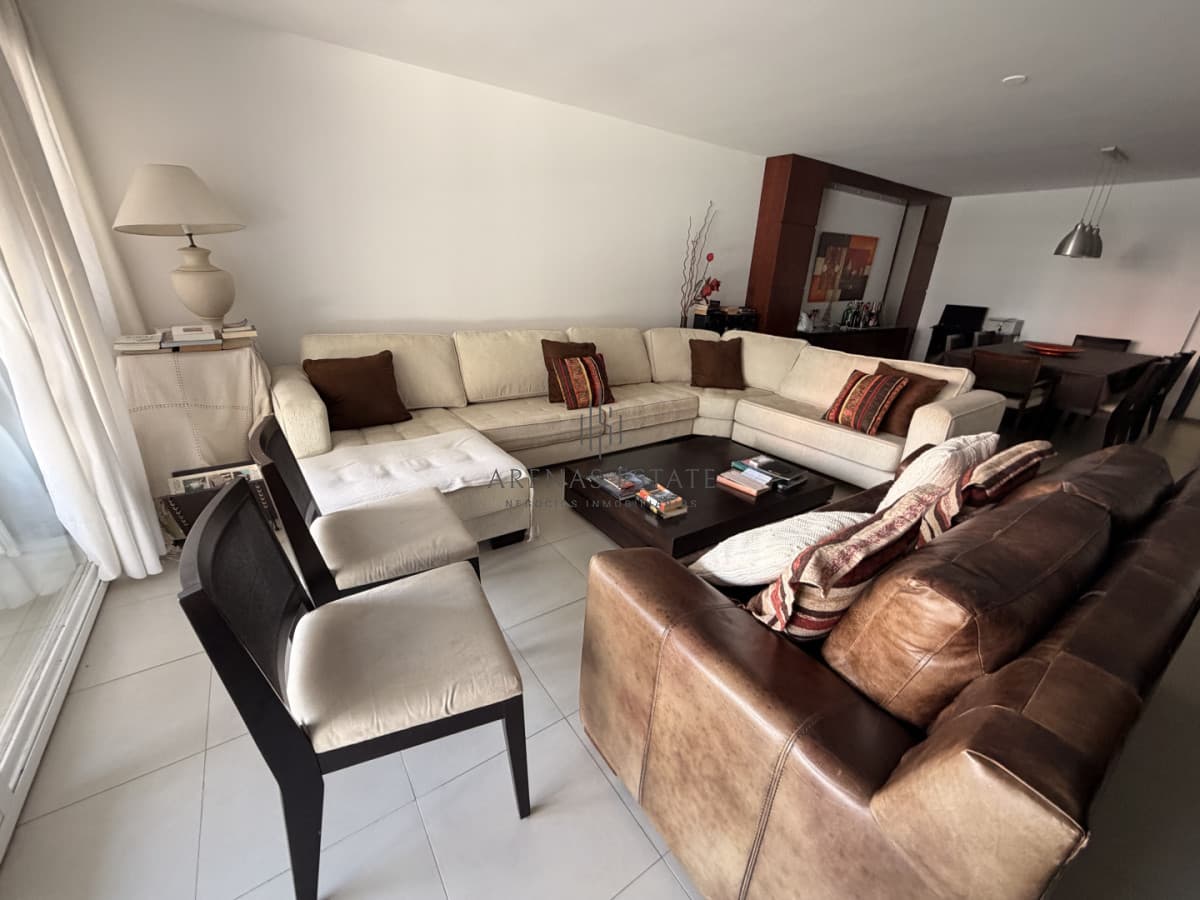 Apartamento ID.4577 - Apartamento de 3 dormitorios en venta en Punta del Este