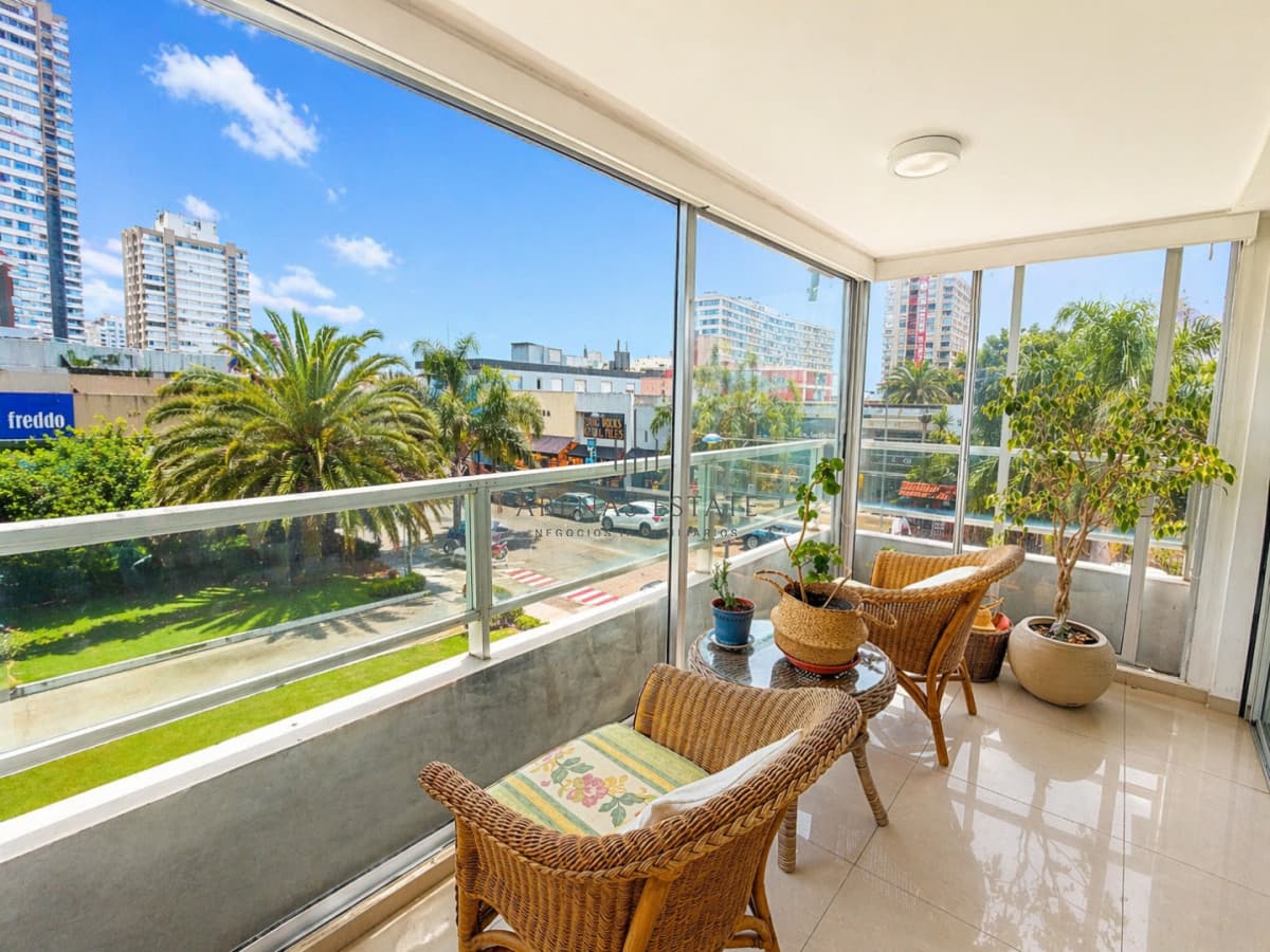 Apartamento ID.4466 - Apartamento de dos dormitorios en venta en Peninsula , Punta del Este