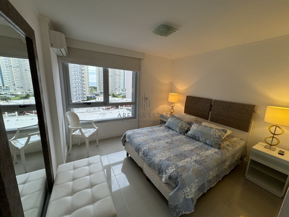 Apartamento ID.3592 - Apartamento  de 3 dormitorios en venta en Punta del Este