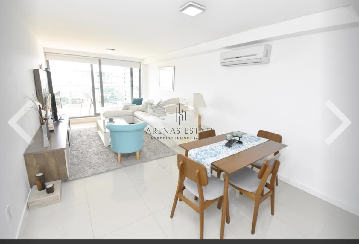 Apartamento ID.4438 - Excelente Departamento de 2 dormitorios en Edificio Chronos Punta del Este, Parada 7 de Playa Brava.