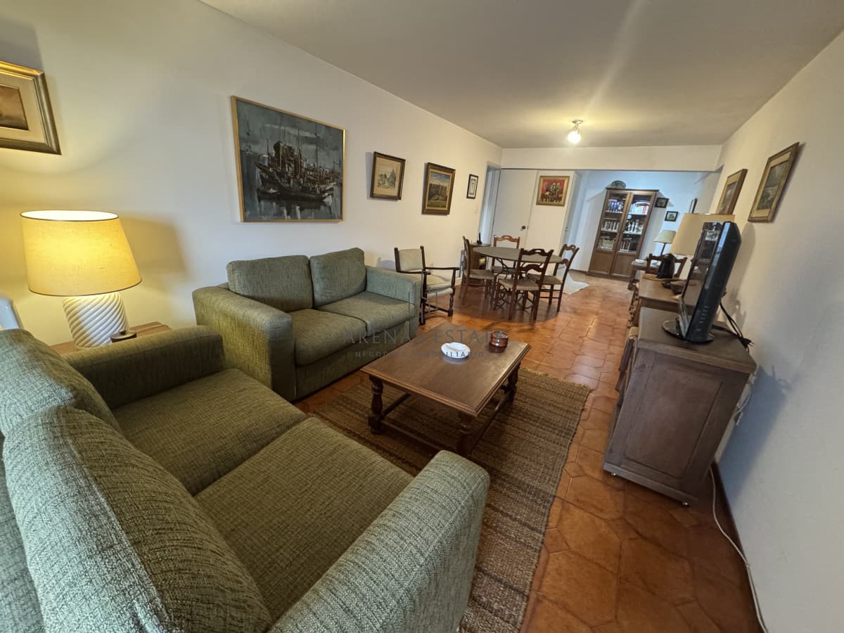 Apartamento ID.3767 - Apartamento en venta de 3 dormitorios en primera linea de playa mansa