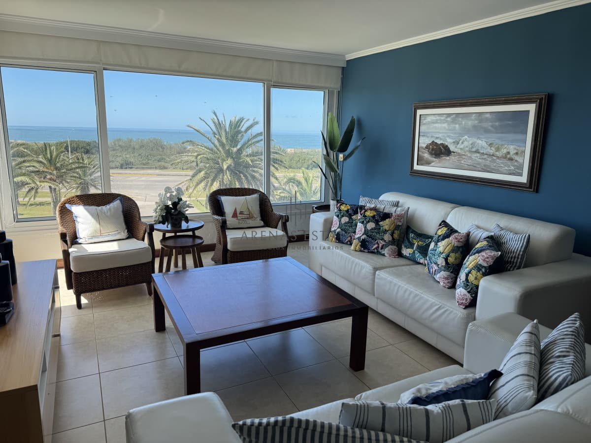 Apartamento ID.4047 - Apartamento de 4 dormitorios en venta, primera linea de playa Brava