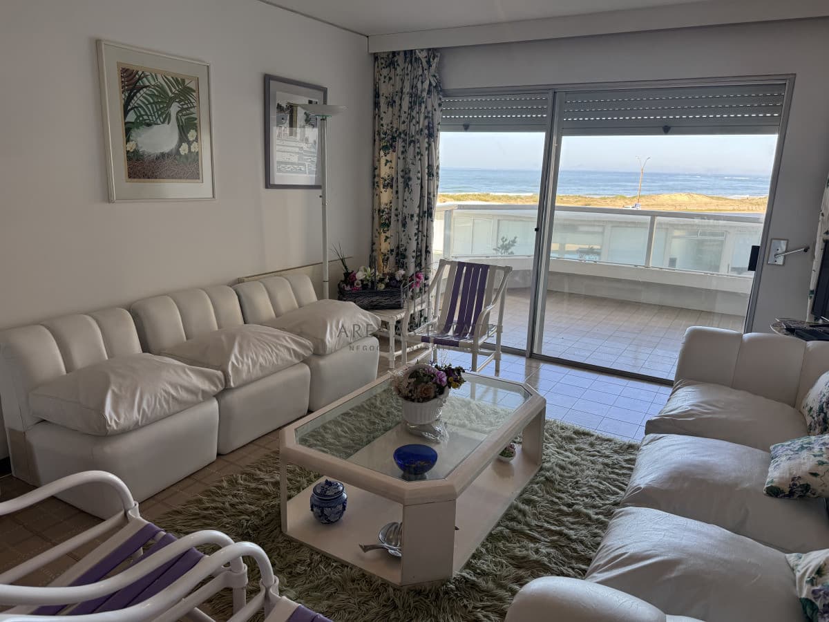 Apartamento ID.4032 - Apartamento de 2 dormitorios en venta en Punta del Este