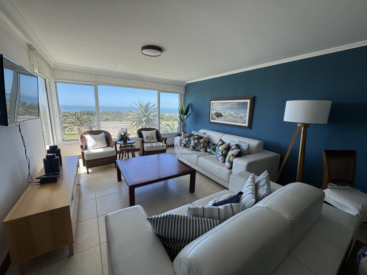 Apartamento ID.4047 - Apartamento de 4 dormitorios en venta, primera linea de playa Brava