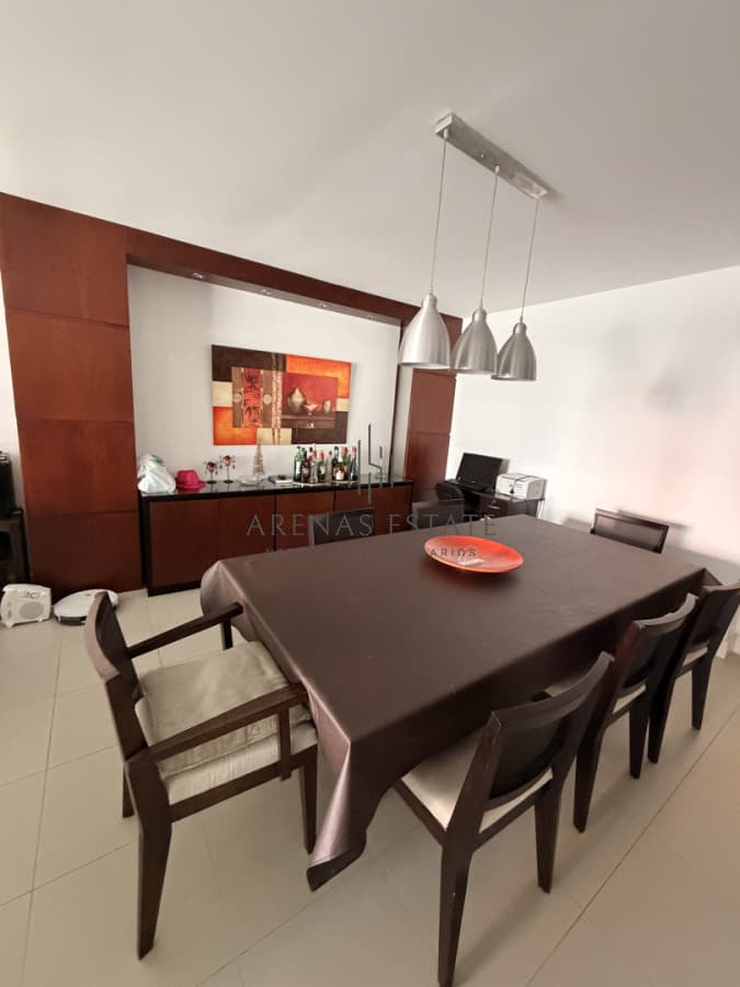 Apartamento ID.4577 - Apartamento de 3 dormitorios en venta en Punta del Este
