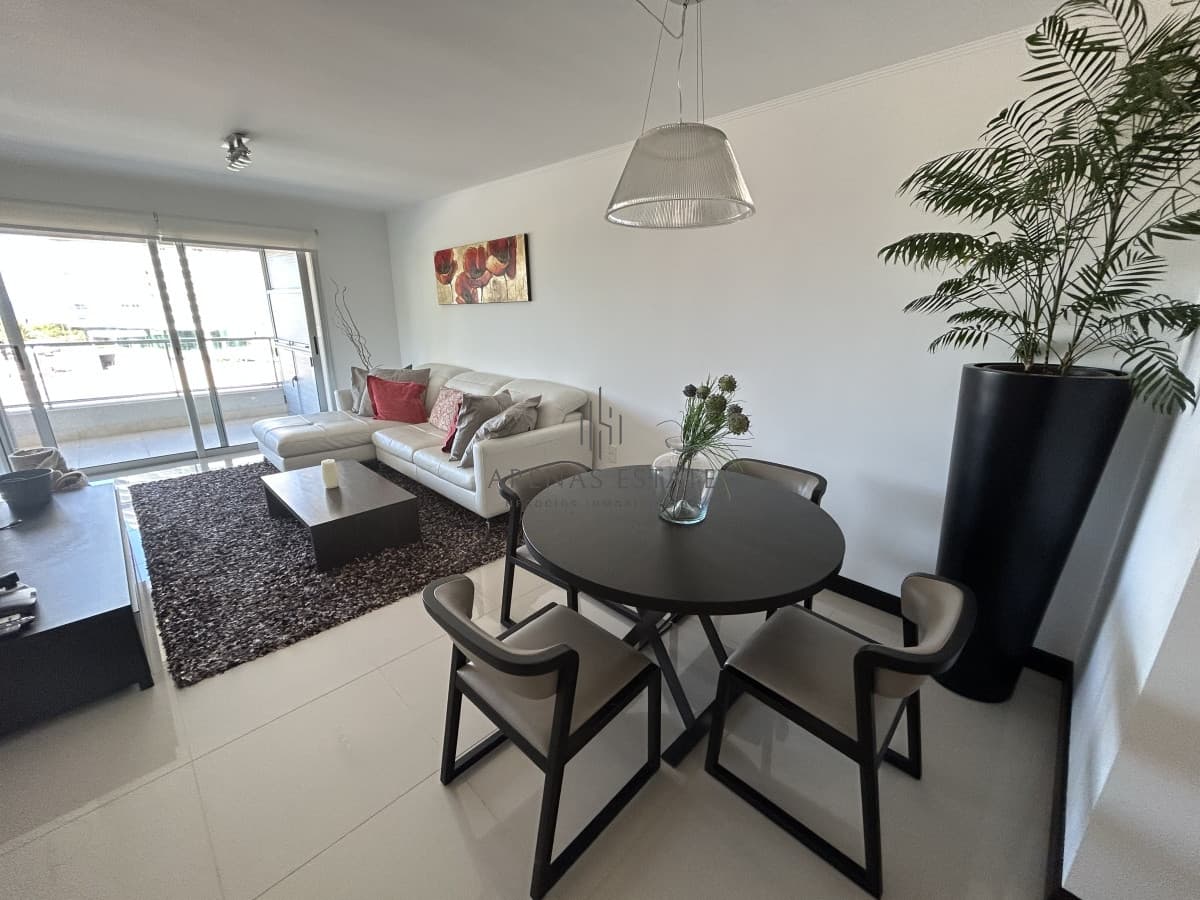 Apartamento ID.2037 - Penthouse en venta en Punta del Este , zona mansa , Dos dormitorios