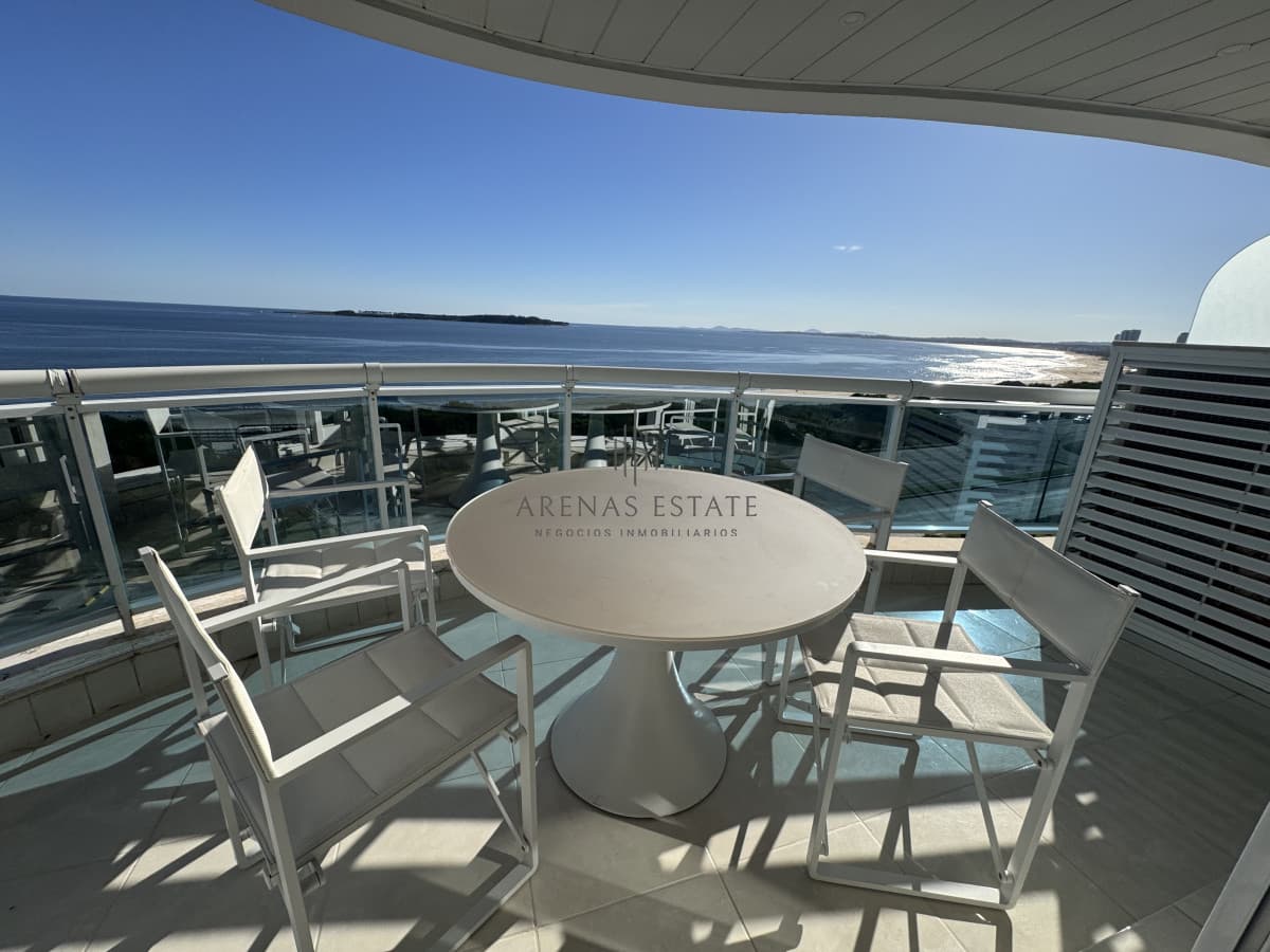 Apartamento ID.3683 - Apartamento de 3 dormitorios en venta en Punta del Este en primera linea de la Mansa