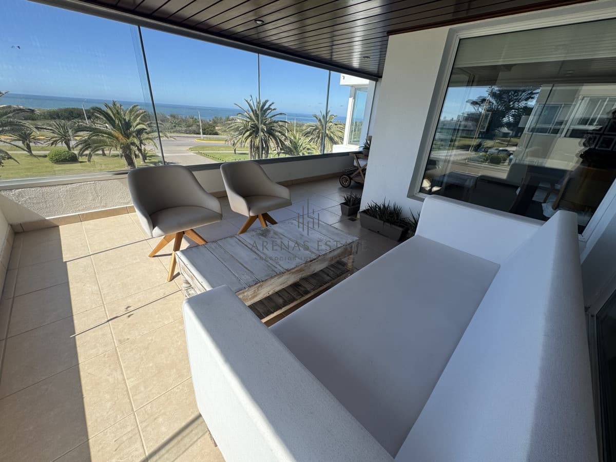 Apartamento ID.4047 - Apartamento de 4 dormitorios en venta, primera linea de playa Brava