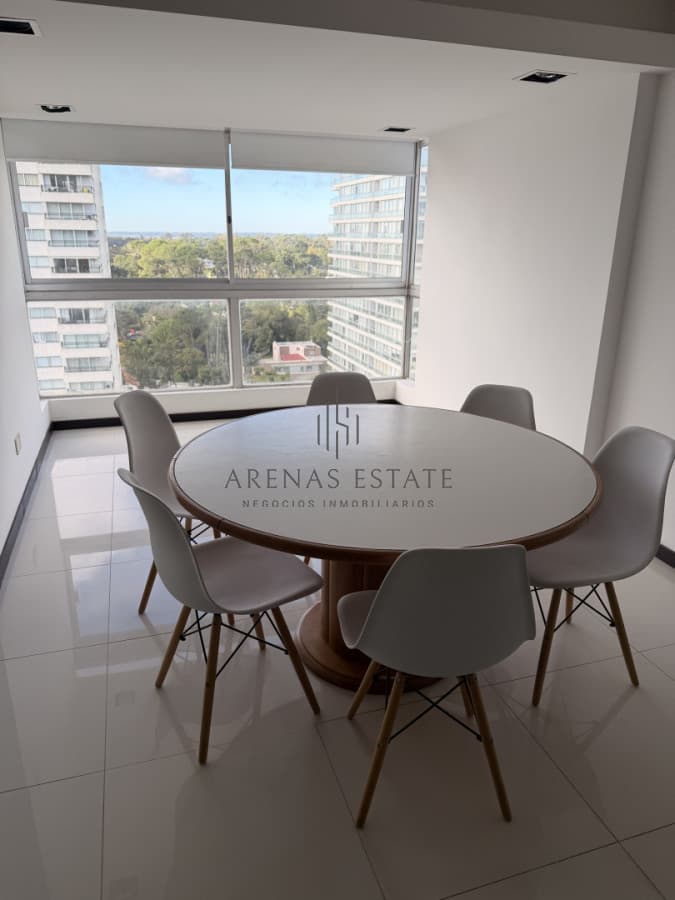 Apartamento ID.260 - Oportunidad en Roosevelt, apartamento de 3 dormitorios , reciclado