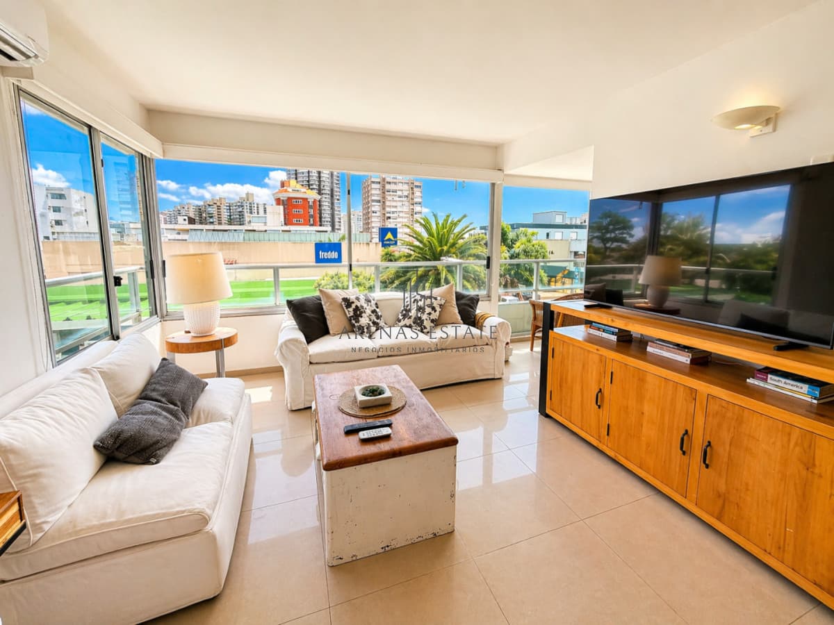 Apartamento ID.4466 - Apartamento de dos dormitorios en venta en Peninsula , Punta del Este