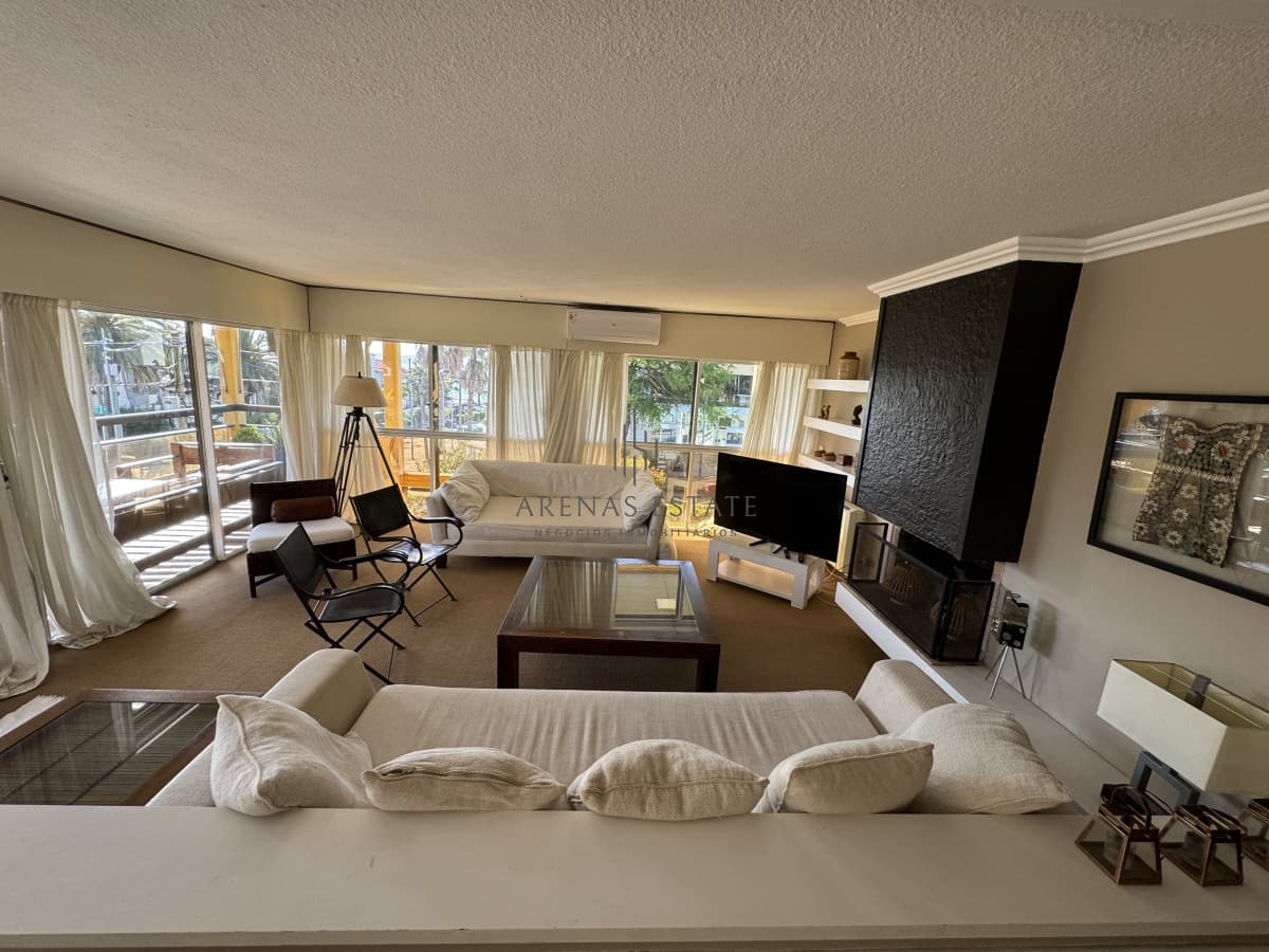 Apartamento ID.3226 - Apartamento en venta de 3 dormitorios en Punta del Este