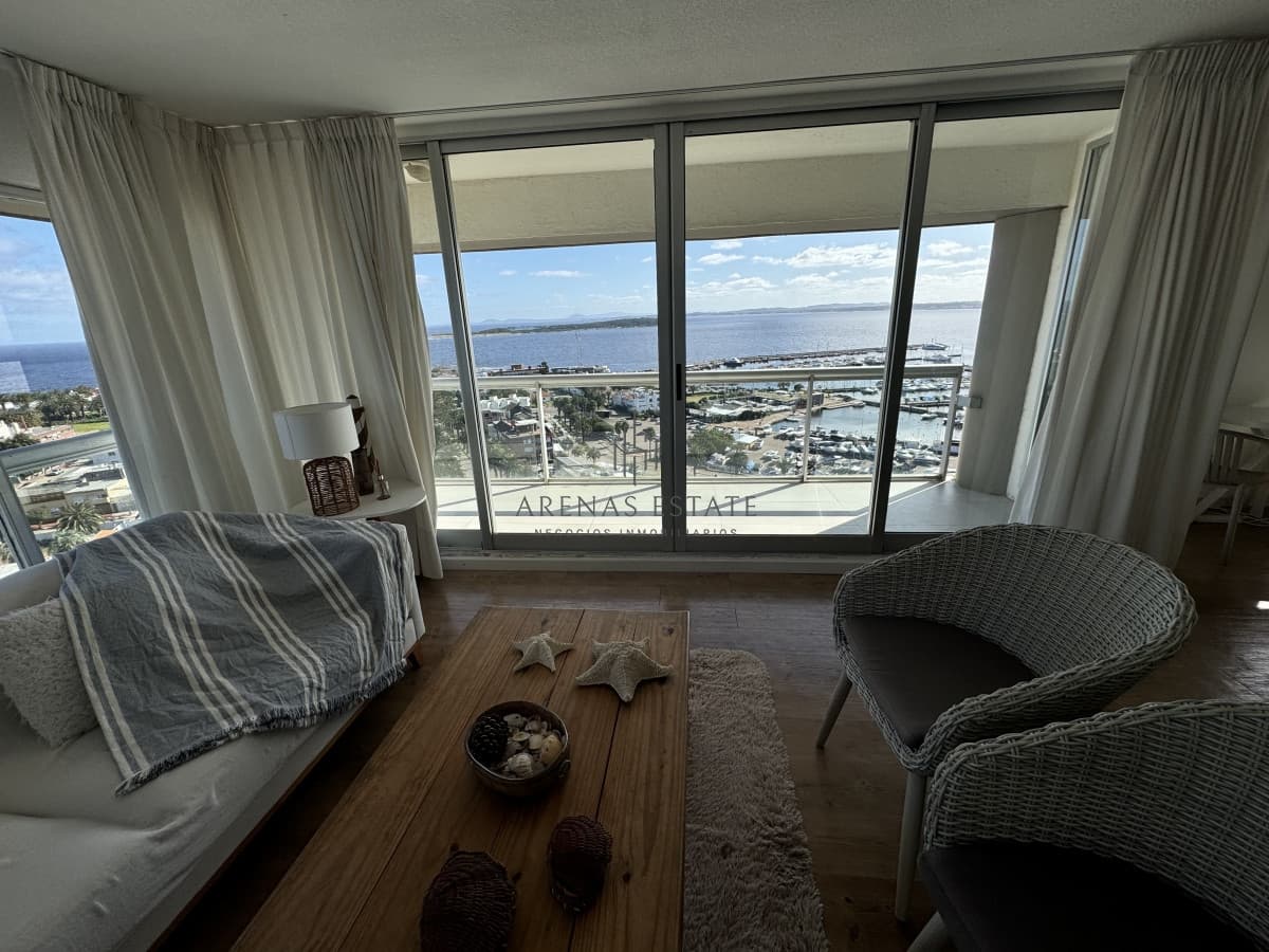 Apartamento ID.2940 - Apartamento en venta de 3 dormitorios en Punta del Este