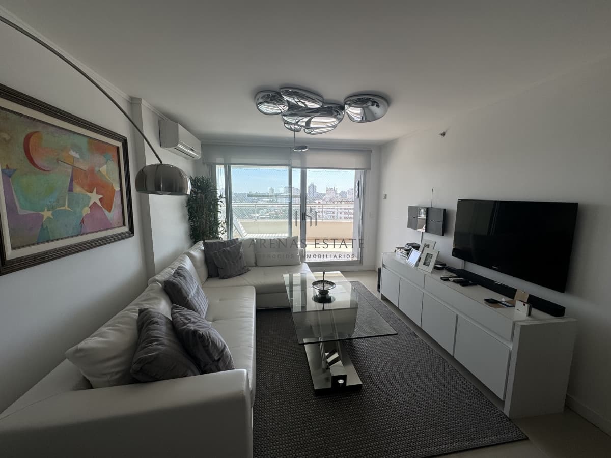 Apartamento de 3 dormitorios en venta en Punta del Este
